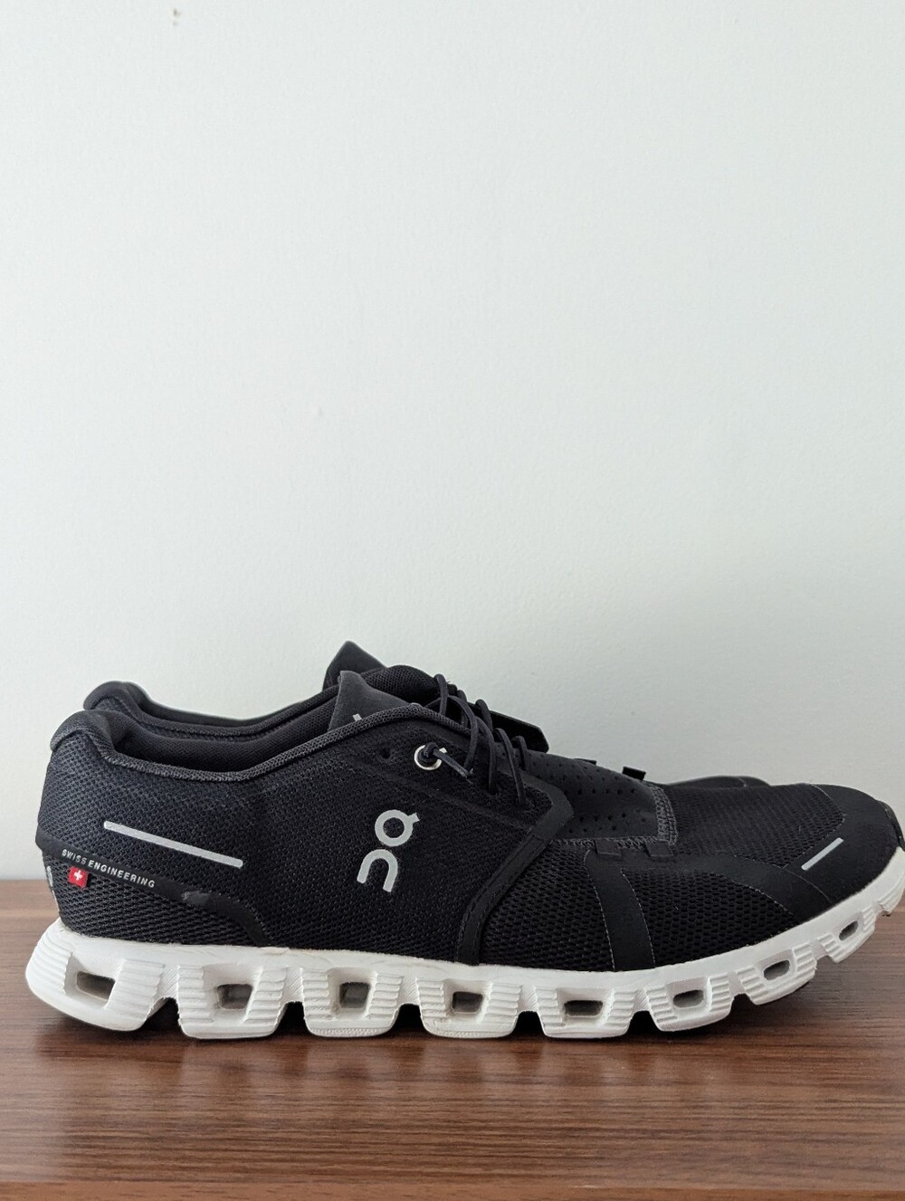 On Running On Cloud Mens Black Shoes Sneakers Size 10.5